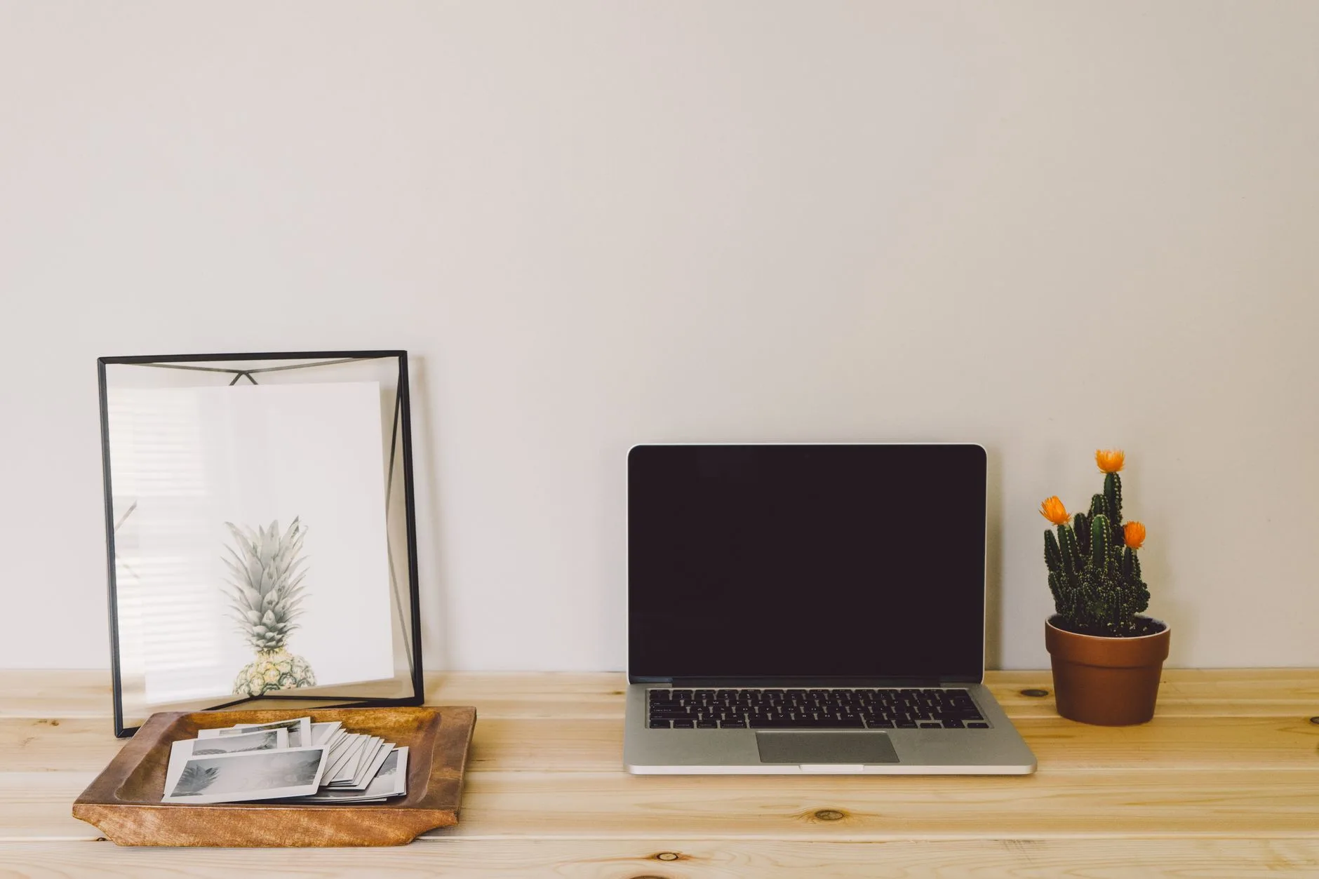 Cấu trúc dữ liệu tĩnh: Tại sao website thương mại điện tử quay lại với mô hình không cơ sở dữ liệu